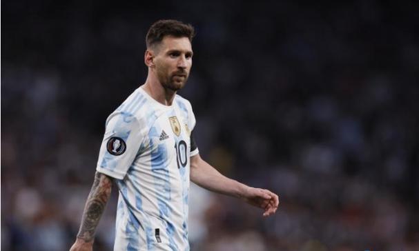 阿尔特塔谈张伯伦随队训练：他不仅积极阳光，也是球员的榜样